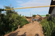 ОМОН проти циганського табору Як у Татарстані зносили 14 нелегальних будинків табору