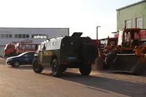 ОМОН проти циганського табору Як у Татарстані зносили 14 нелегальних будинків циганського