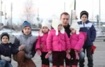 щодо