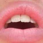 губах