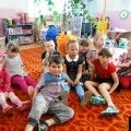 Заняття з ізодіяльності «Курчата на галявині» дітей