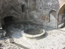 замку Корвінів