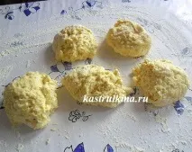 Смажені цибулинні коржики. цибулинні