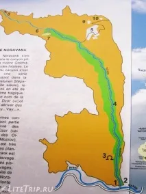Вірменія монастир Нораванк у червоному каньйоні монастир