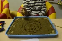 піску