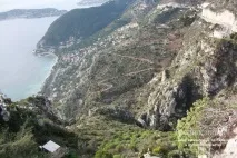 Село Ез на Блакитному березі Франції села