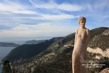 Село Ез на Блакитному березі Франції березі