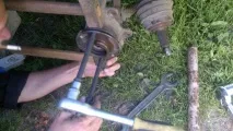 Заміна ступичного підшипника без зняття стійки та розвалу підшипника