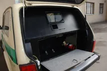 На продаж виставлена незвичайна Нива з подвійними правими дверима подвійними