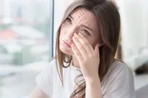 Чи потрібно використовувати крем для очей потрібно