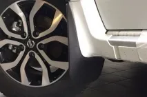 Передні бризковики для Nissan Terrano від 14 г бризковики
