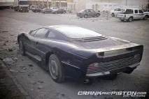 Чому легендарний Jaguar XJ220 виявився розчаруванням. виявився