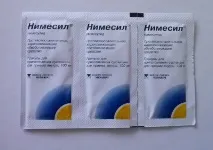 допомагає