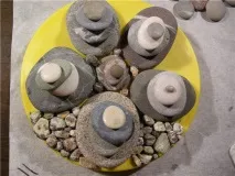 Про банки, камінці та мушлі клеєм