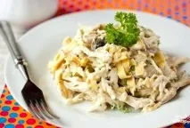 Салат з куркою та омлетом куркою