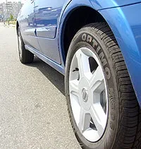 Тест-драйв Nissan Almera Classic vs Chevrolet Lacetti Авто новини від AUTO-Consulting тест-драйв