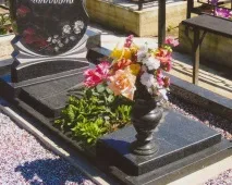 Вази на могилу - від руб. могилу