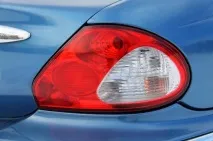 Юрієві подобається, як гарчить двигун його - мускулистого - Jaguar X-Type юрієві