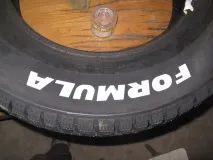 Білі літери на шинах продовження ) шинах
