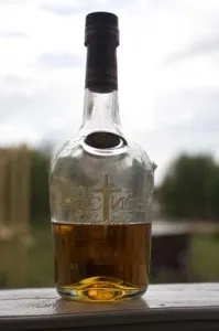 Домашній коньяк із винограду напій