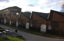 Форми дахів бувають різні. дахів