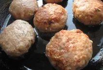 Як посмажити домашні та заморожені котлети на сковороді, newmenus посмажити