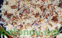 Куряча грудка фарширована грибами та рисом фарширована