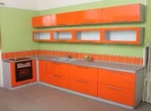 Кухня оранжевого кольору які штори до неї підібрати підібрати