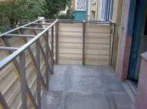 Наскільки можна висунути скління балкона без дозволу і коли його потрібно отримувати висунути
