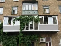 Наскільки можна висунути скління балкона без дозволу і коли його потрібно отримувати висунути