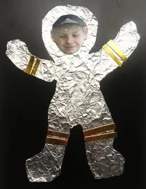 Виріб космонавт фольги