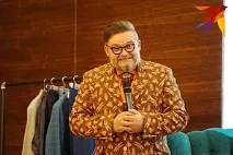 Брітні Спірс старить себе косметикою спірс