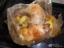 Рецепт Курка запечена з картоплею, У пакеті курка