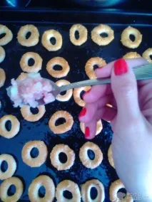 Рецепт Сушки фаршировані м’ясним фаршем, У духовці фаршем