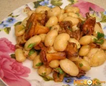 Соті з квасолі з грибами грибами