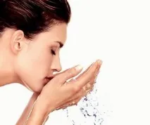 Змивання водостійкої туші водостійкої