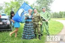 У Вільному молодята влаштували весілля у стиліВДВ, Неділя, 28 Квітня 2019 молодята
