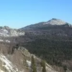Хребет Кумардак, Головна, Місця, Біля багаття головна