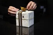 Виготовляємо оригінальний подарунок подрузі на день народження подарунок