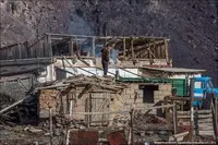 Як живе казахський мільйонер його