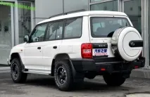 Китайський Changfeng випустив свій варіант старого Pajero changfeng