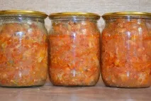 Кілька з овочами на зиму овочами