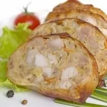 Домашня ковбаса з курчати з перловою крупою курчати