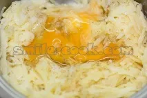 Куряча відбивна в картопляному паніруванні - рецепт приготування курячої відбивної в картопляній паніруванні