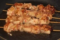 Курячі шашлички на сковороді ефектна подача звичної курки звичної
