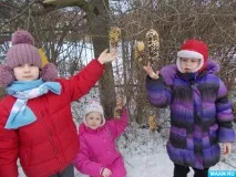 руками