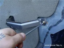 Mitsubishi Lancer IX Ремонт замку задніх дверей mitsubishi