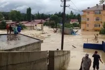 Дві тисячі пасажирів застрягли в аеропорту Сочі через стихію - українська газета тисячі