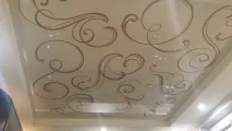 Натяжні стелі з орнаментом - варіанти та приклади застосування орнаментом