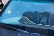 Чому потіють шибки в машині в дощ і взимку, і що робити, щоб вікна не запітніли. чому